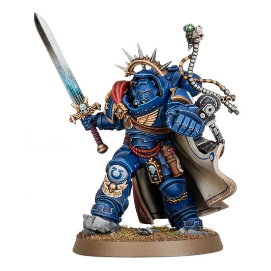 SPACE MARINES CAPTAIN IN GRAVIS ARMOUR